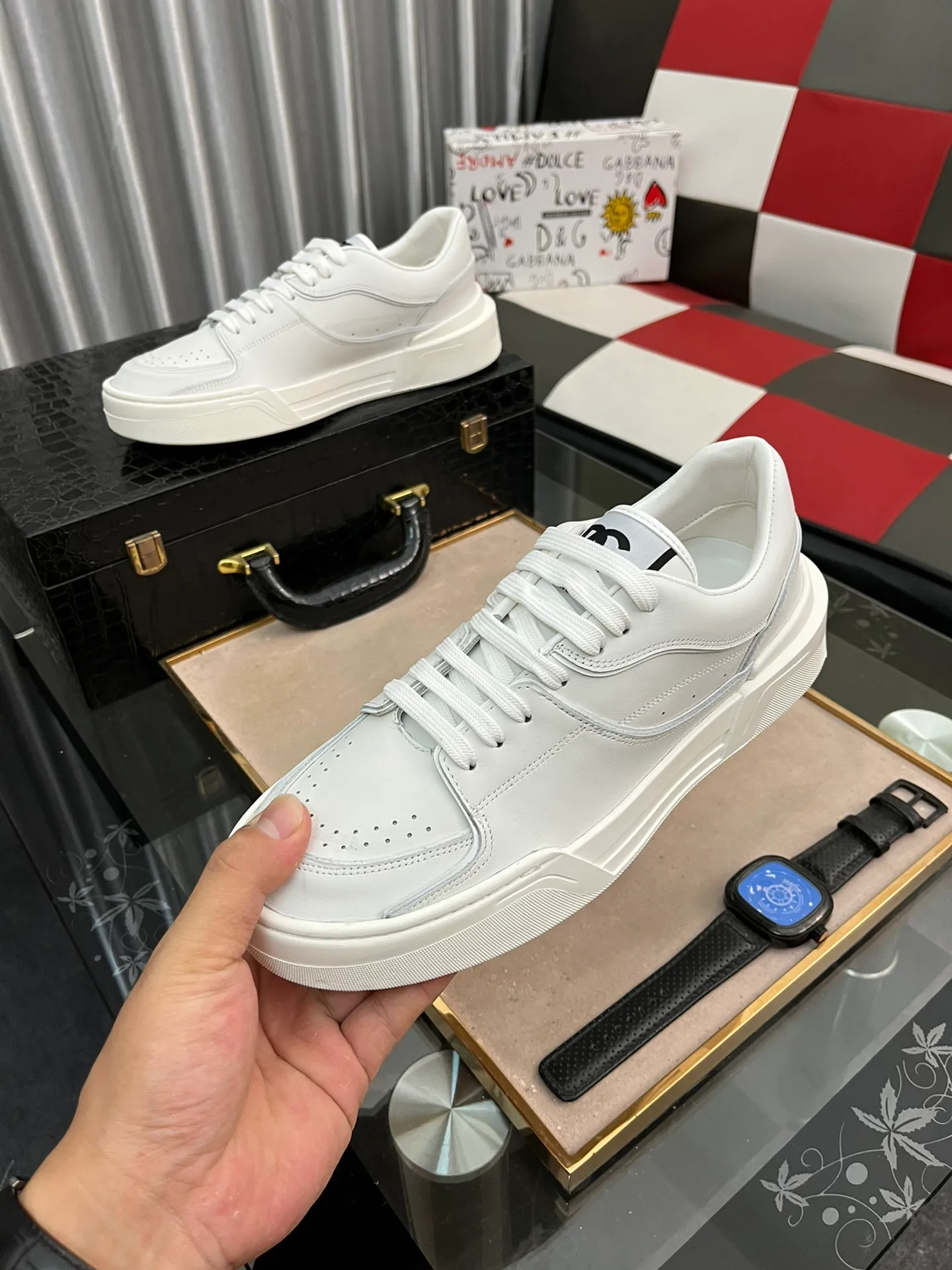 Men's shoes 💰480⌚️⌚️【DG～】Men's casual shoes are on sale simultaneously in 2022z cabinets 🔷Multiple colors🔜Handmade upper with graffiti fabric ➕Genuine leather lining, comfortable and breathable, sole: original comfortable handmade graffiti wear-resistant outsole, ⚠️real thing📱photography🎬the real thing is better. Code number 38-445⃣️Color optional